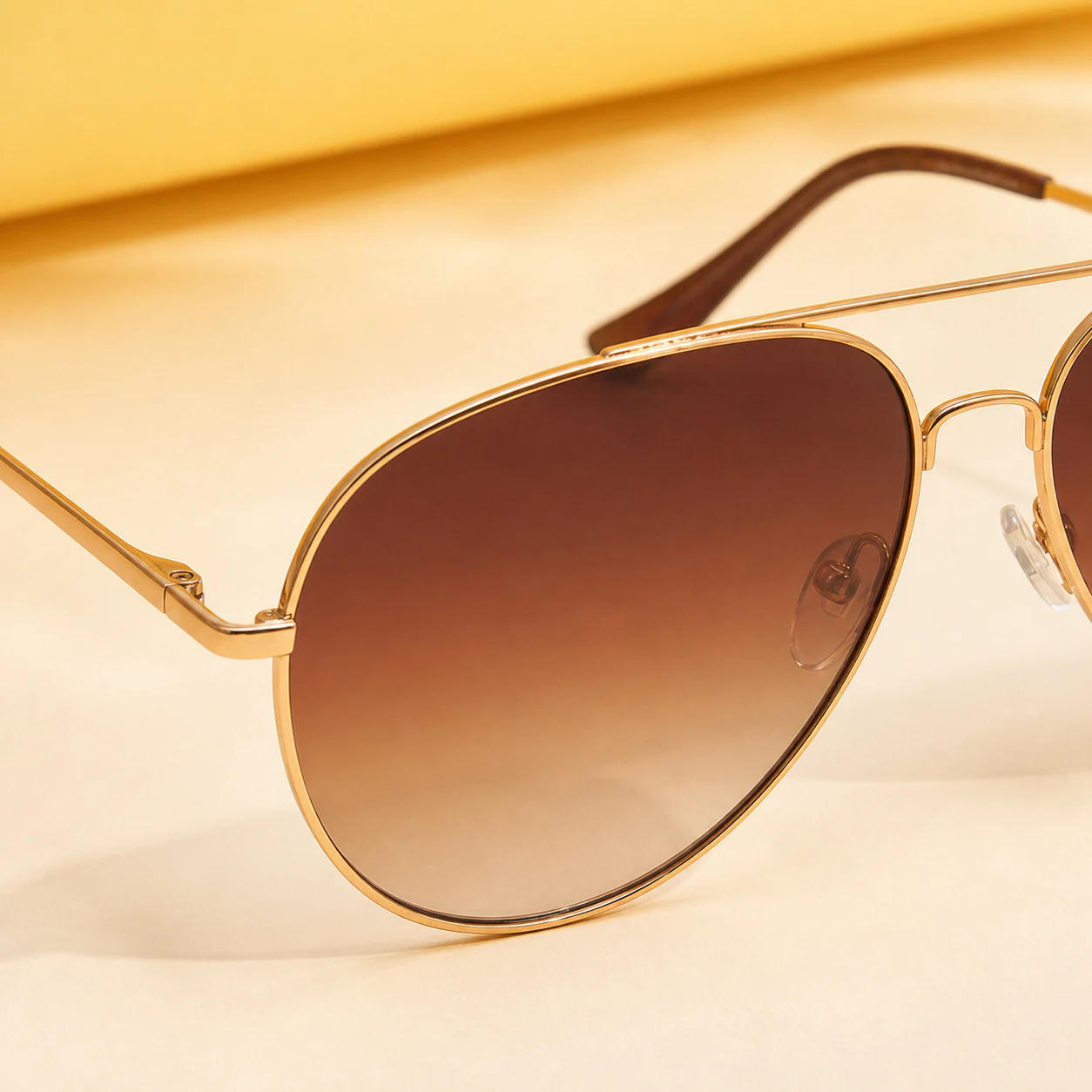 Canyon Pilot Sunglasses - Gold Brown first detail view