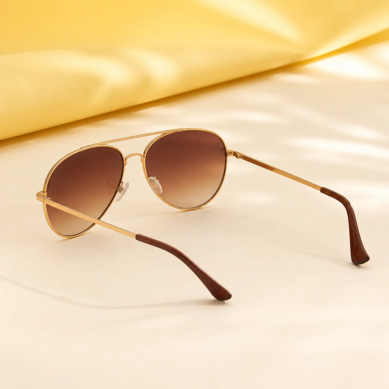 Canyon Pilot Sunglasses - Gold Brown third detail view
