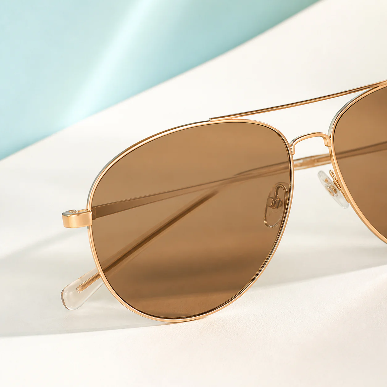 Boardwalk Pilot Sunglasses - Champagne first detail view