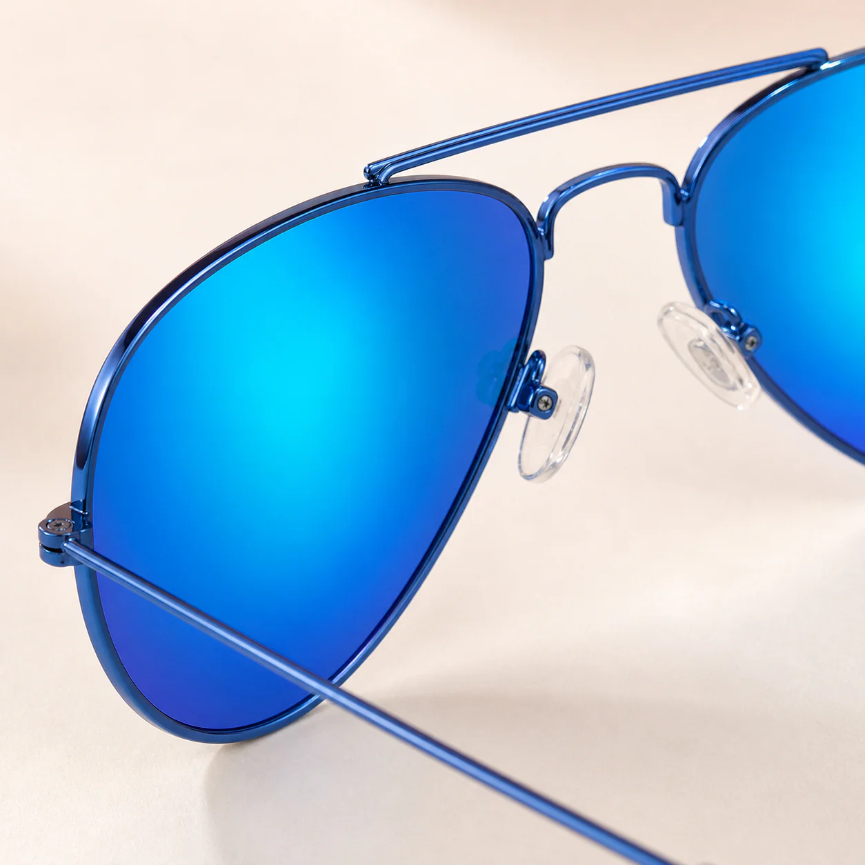 Flash Pilot Sunglasses - Blue Mirror second detail view