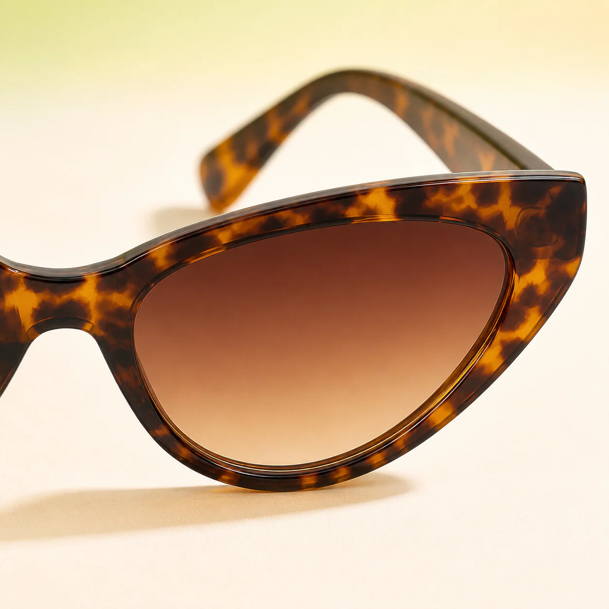 Marseille Cat Eye Sunglasses - Tortoise first detail view