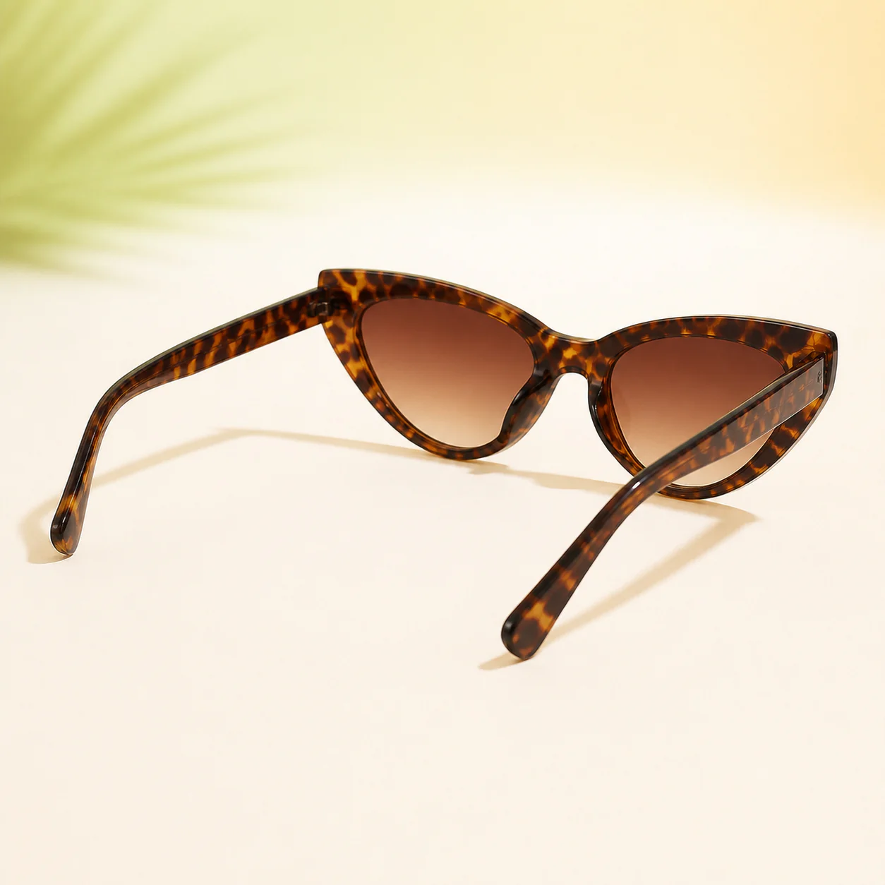 Marseille Cat Eye Sunglasses - Tortoise third detail view
