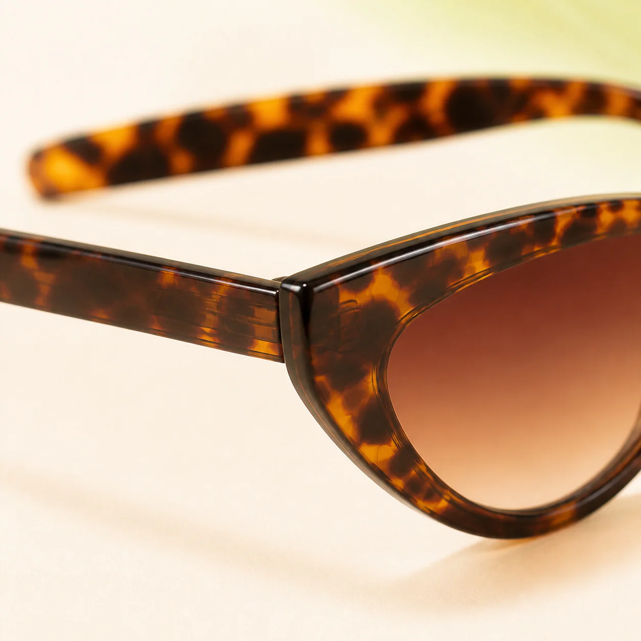 Marseille Cat Eye Sunglasses - Tortoise second detail view