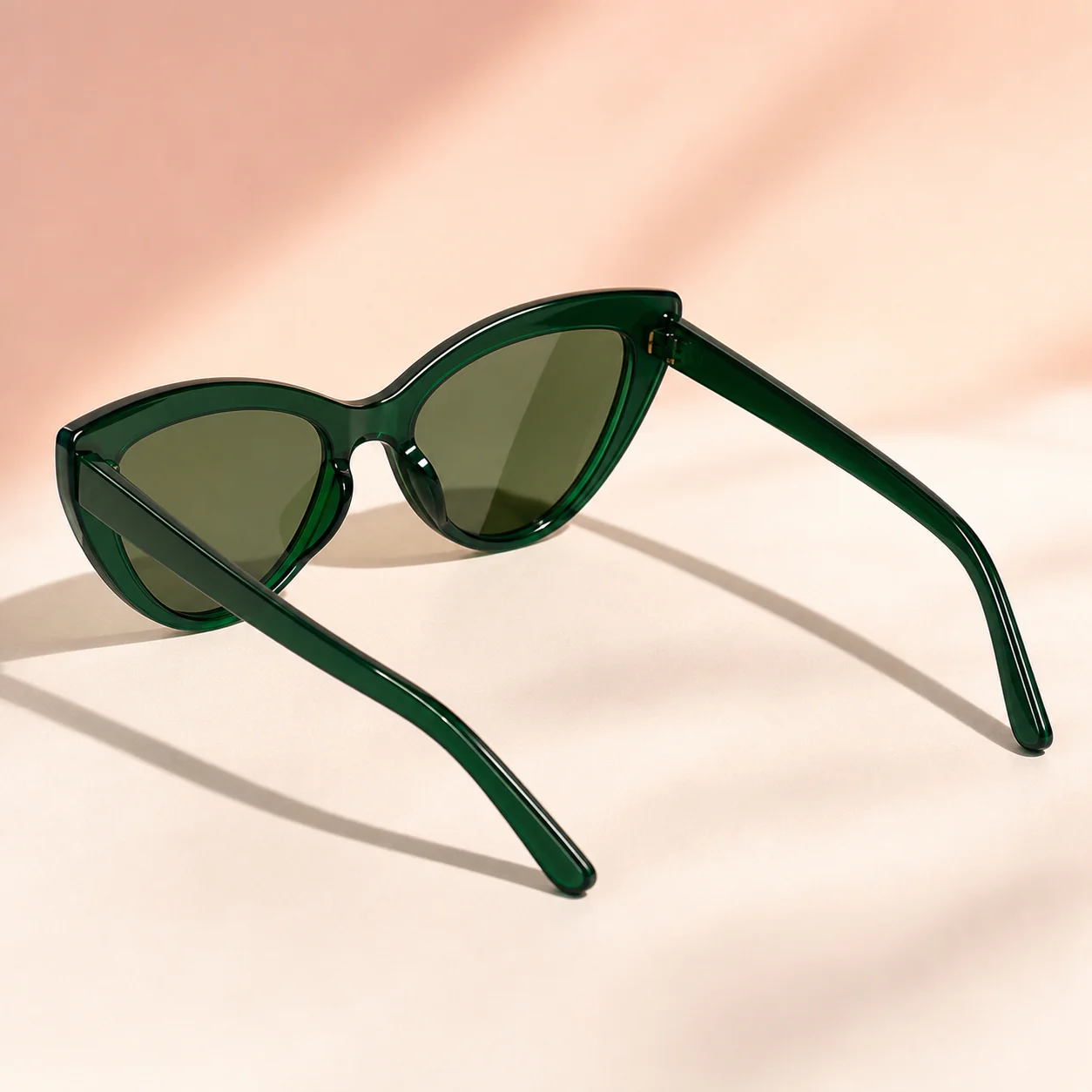 Palma Cat Eye Sunglasses - Green third detail view