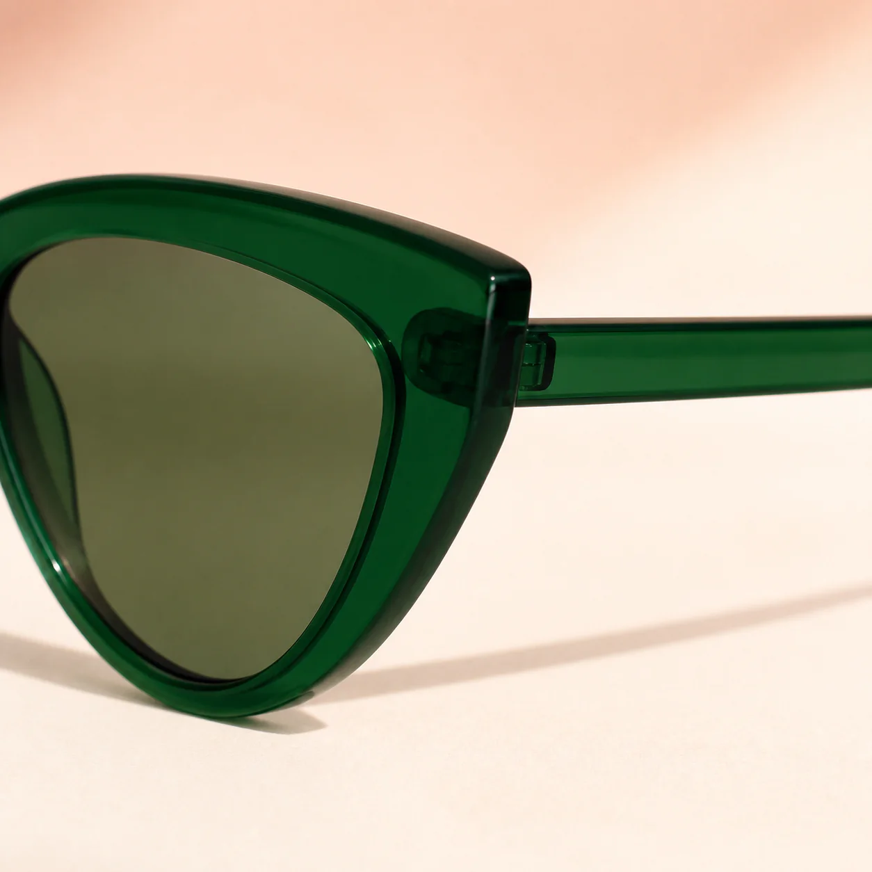 Palma Cat Eye Sunglasses - Green second detail view