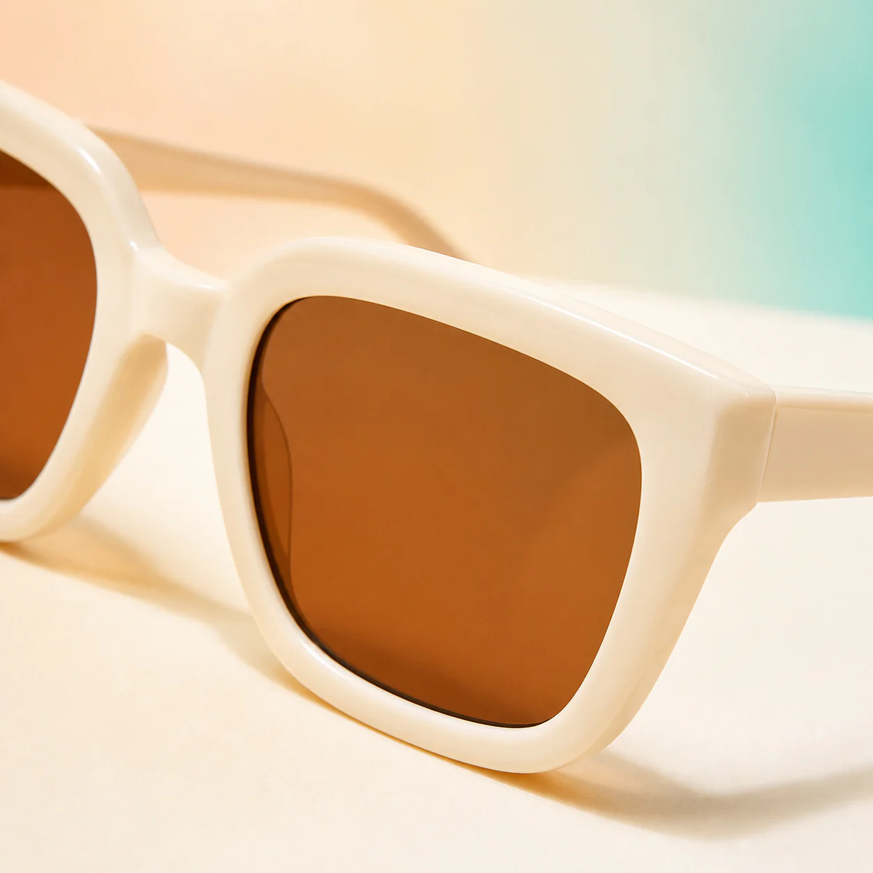 Boardwalk Square Sunglasses - Cream first detail view
